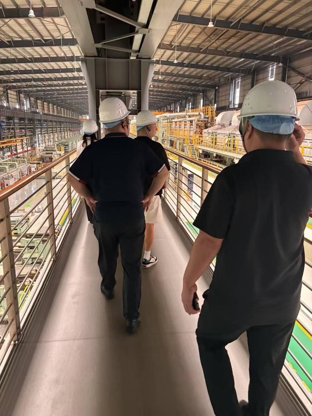 Najnowsze blogi firmy Szef stali specjalnej Sylaith odwiedził linię produkcyjną, aby nadzorować i ściśle kontrolować jakość produktu.