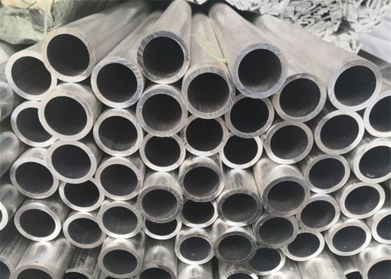 1100 2024 6061 T6 6063 Wytłaczana aluminiowa rura kwadratowa 20 mm 1 X 1 1 X 2 1,5 X 1,5