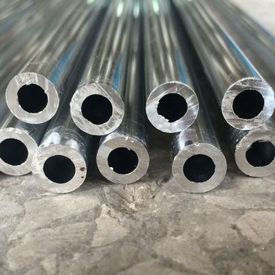 Lekkie trwałe rury bezszwodowe z aluminium odporne na korozję do użytku przemysłowego