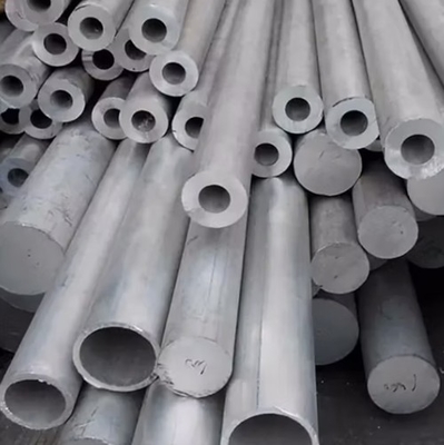 6061 6063 7075 T6 Rozmiary Wytłaczana rura profilowa ze stopu aluminium / Okrągła / Kwadratowa / Prostokątna / Owalna pusta rura